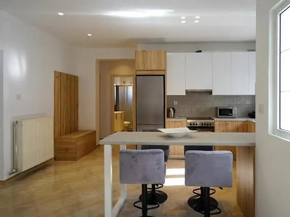 Zoe's House * Masticharion